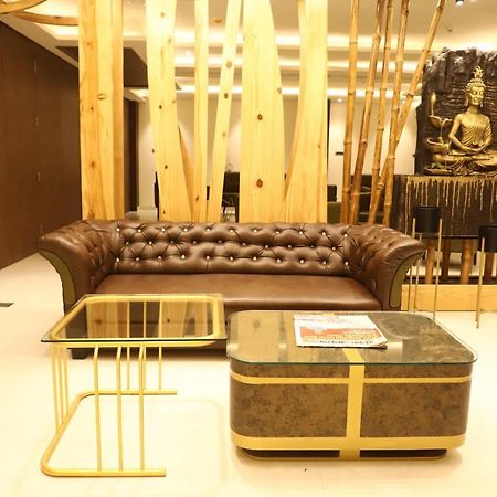 Hotel Emperio Grand 러크나우 외부 사진
