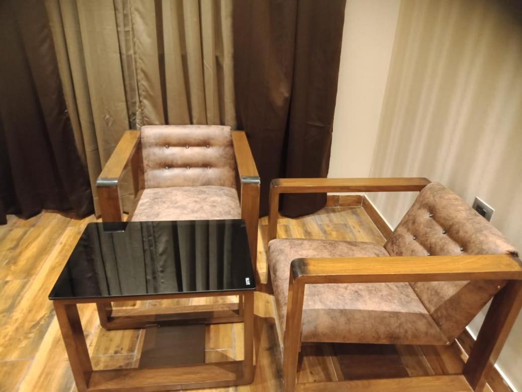 Hotel Emperio Grand 러크나우 외부 사진
