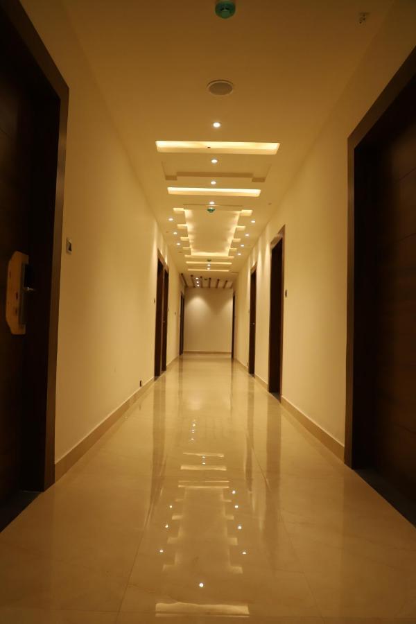 Hotel Emperio Grand 러크나우 외부 사진