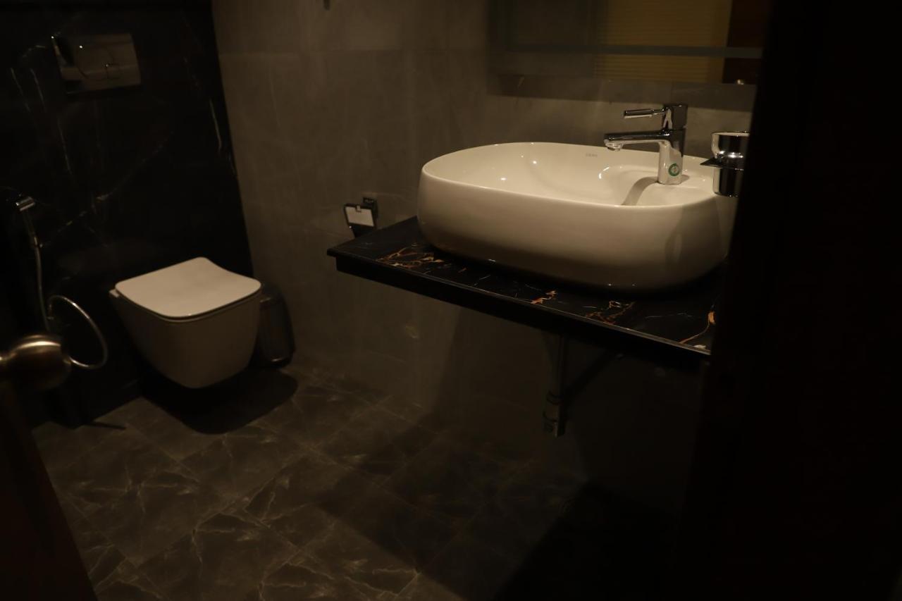 Hotel Emperio Grand 러크나우 외부 사진
