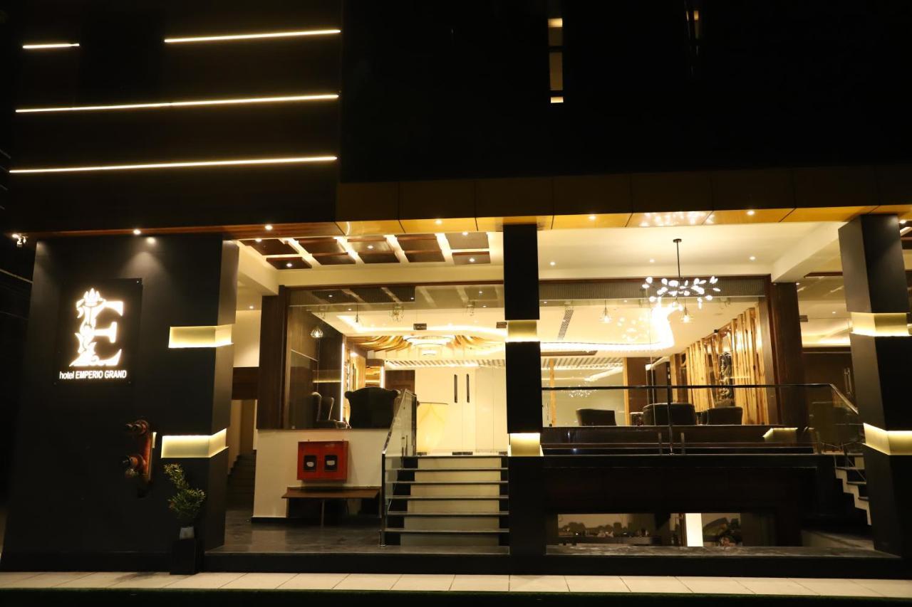 Hotel Emperio Grand 러크나우 외부 사진