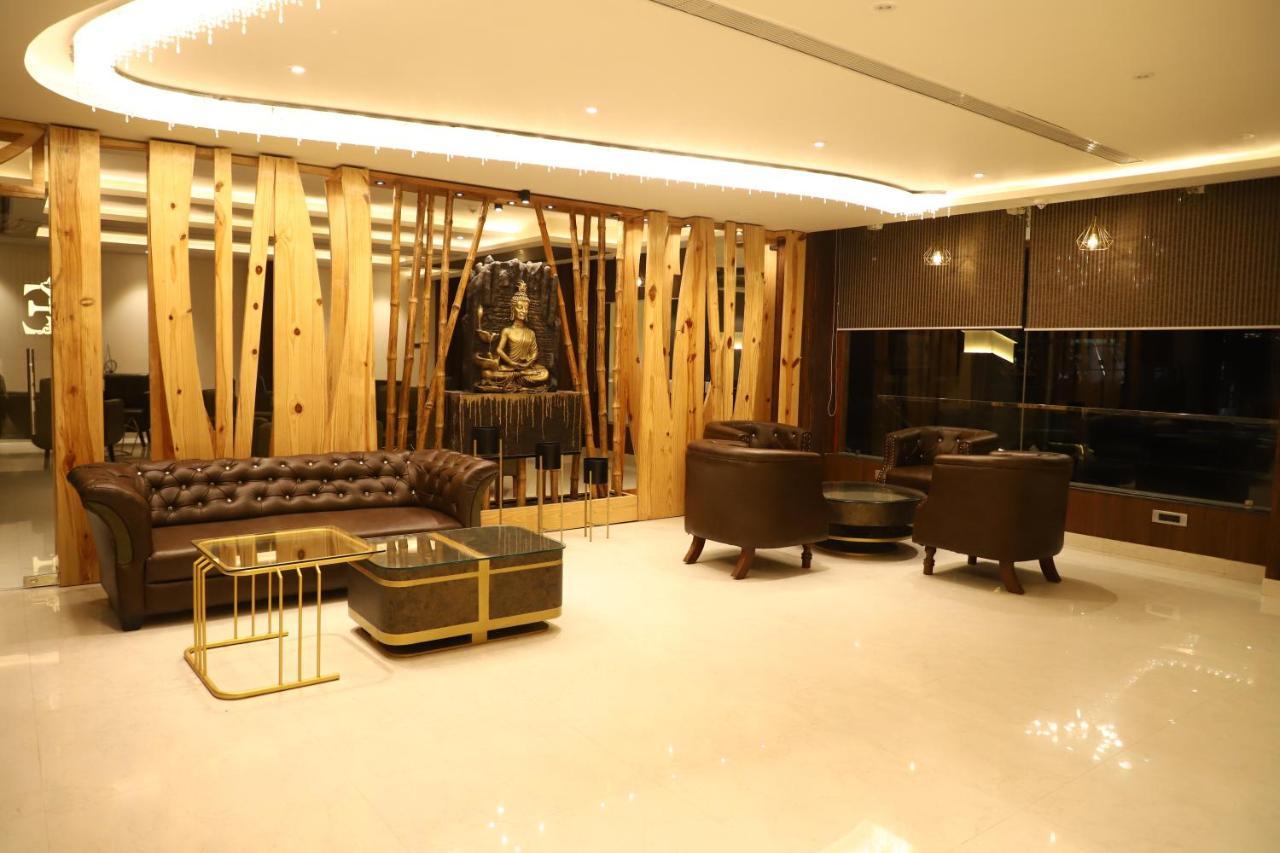 Hotel Emperio Grand 러크나우 외부 사진