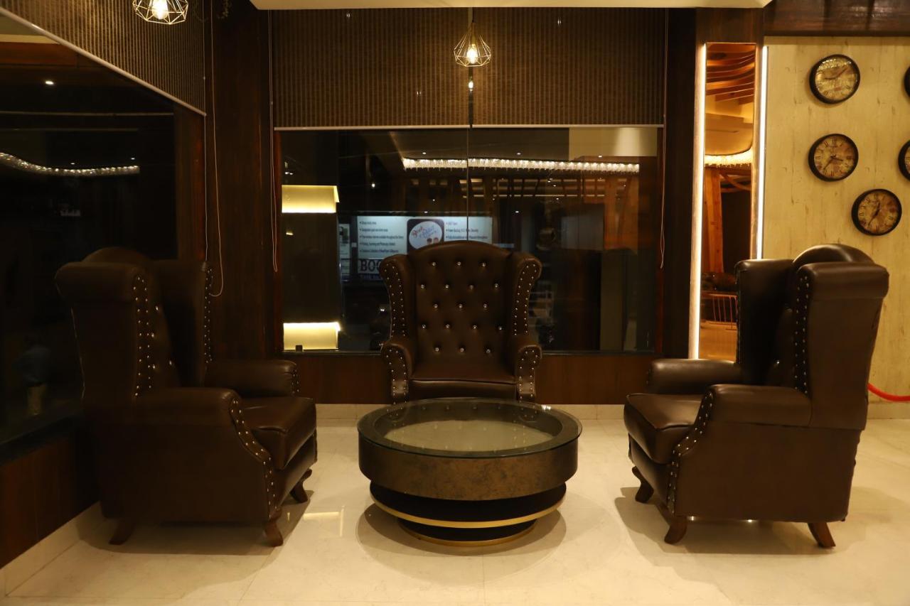 Hotel Emperio Grand 러크나우 외부 사진